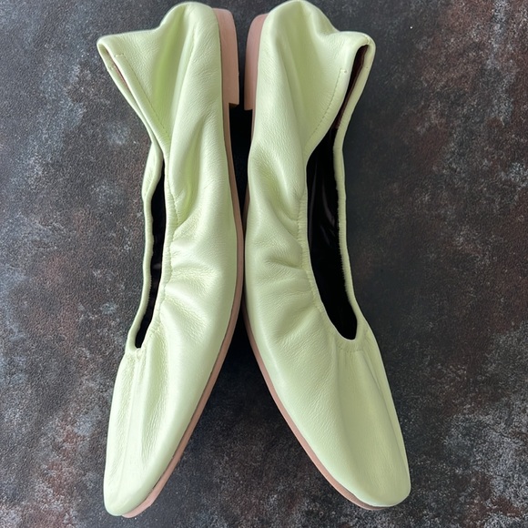 REFORMATION BETTIE RUCHED BALLET FLAT SIZE 8 - Picture 8 of 8